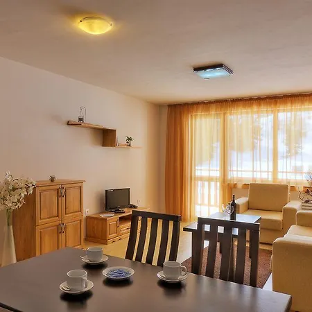 Forest Nook Апартхотел 3*