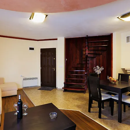 Forest Nook Lägenhetshotell Pamporovo