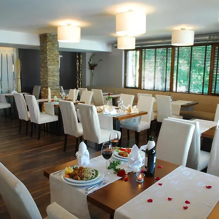 Апартхотел Forest Nook 3*