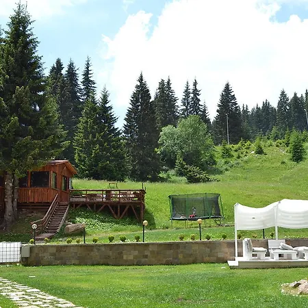 Forest Nook Апартхотел 3*