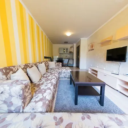 Апартхотел Forest Nook 3*