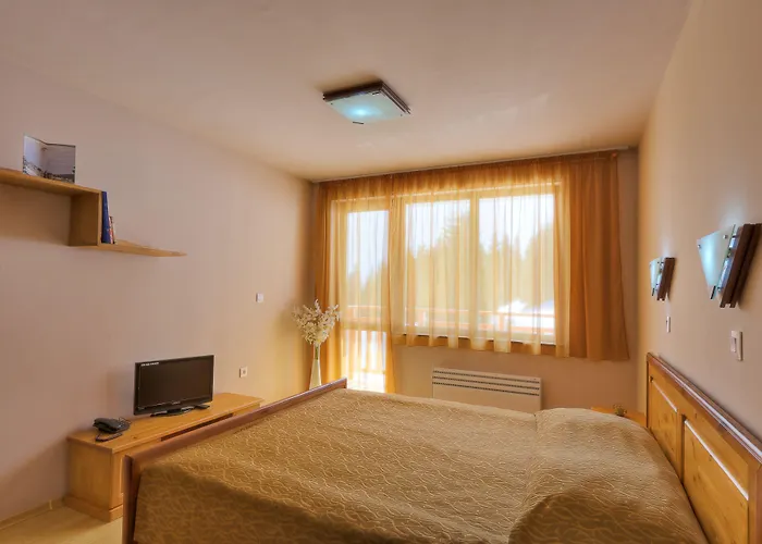 Forest Nook Aparthotel 3*