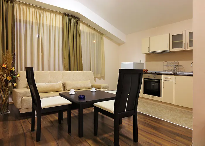 Aparthotel Forest Nook 3*