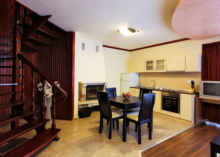 Aparthotel Forest Nook 3*